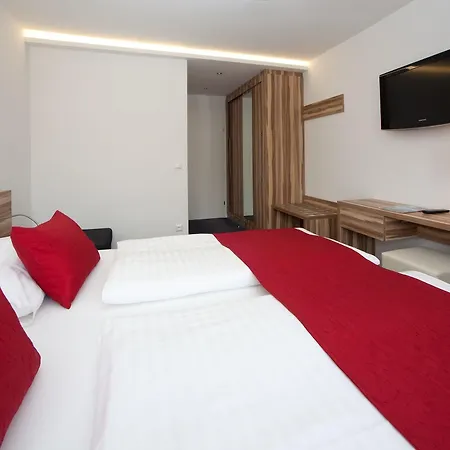 Happy By Thomas Strugger Гостевой дом