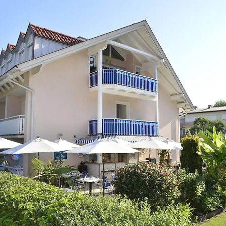 Happy By Thomas Strugger 招待所 3*