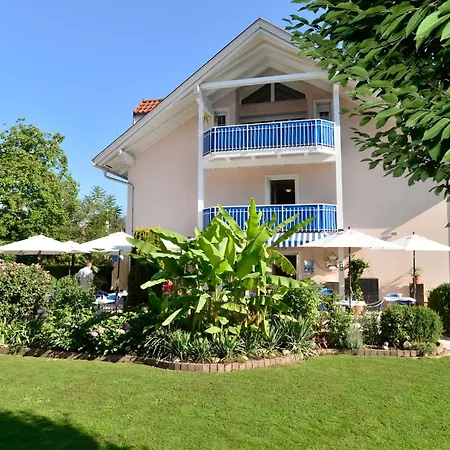 Happy By Thomas Strugger 克鲁彭多夫