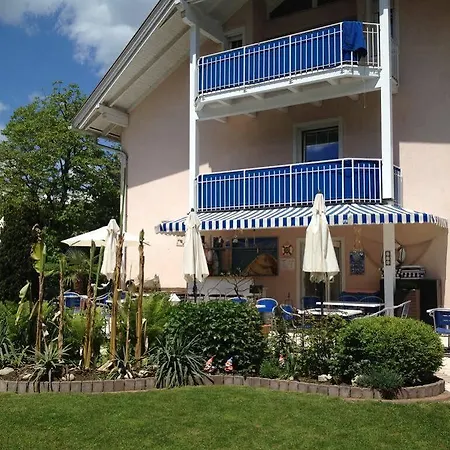 Happy By Thomas Strugger 3* 克鲁彭多夫