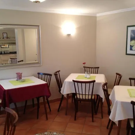 Pensión Happy By Thomas Strugger 3*